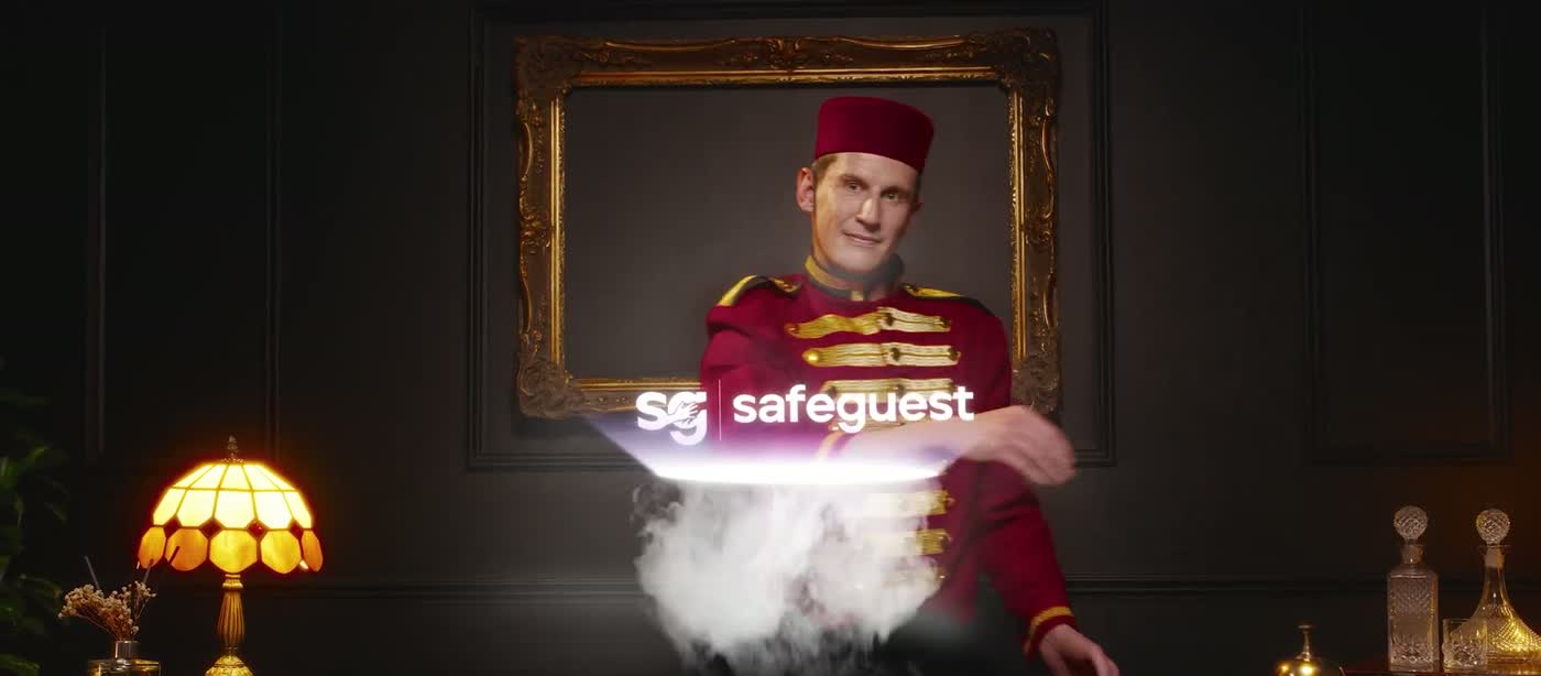 El botones organizando depósitos y documentación en Safeguest